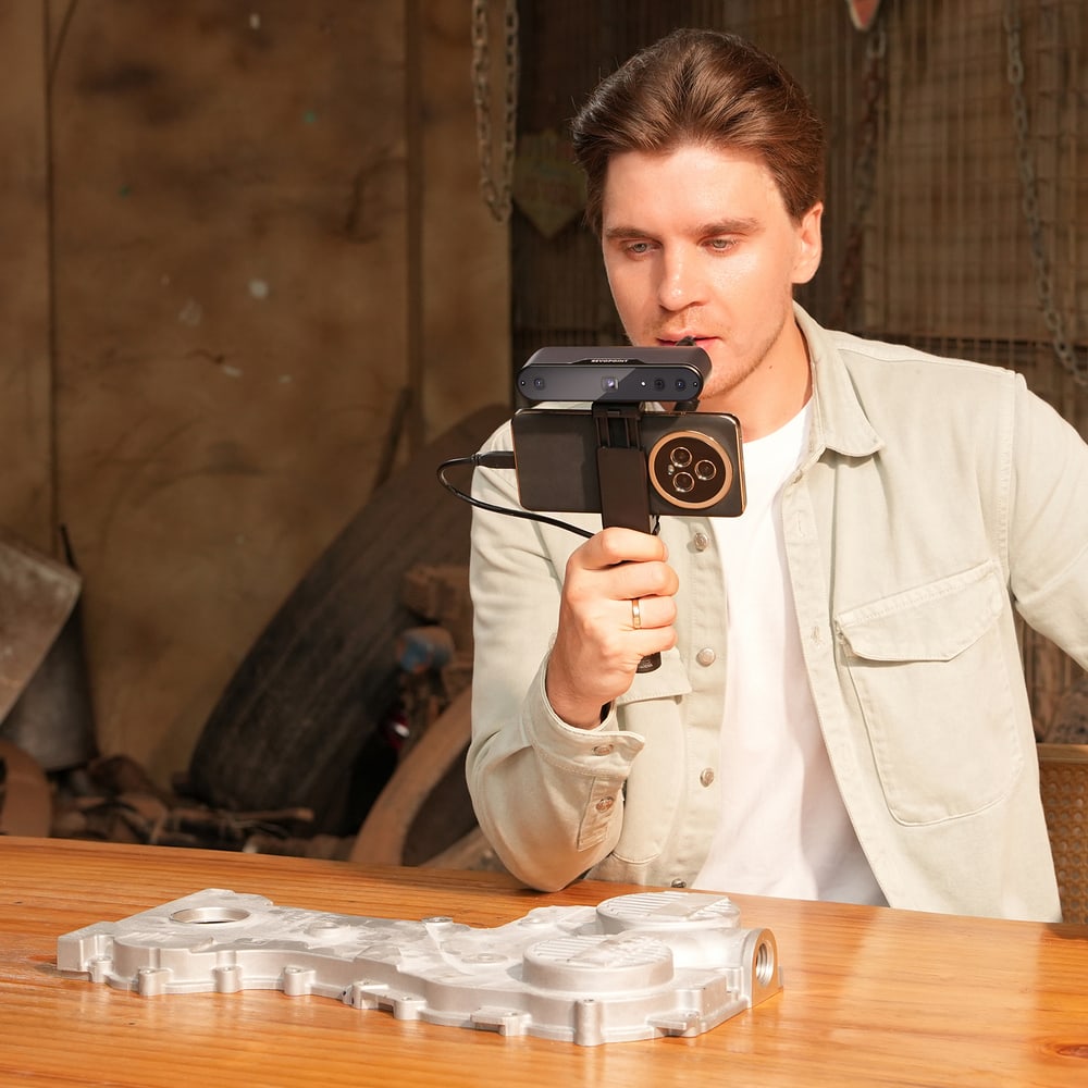 Low-cost 3D scanner Revopoint Inspire for smartphone