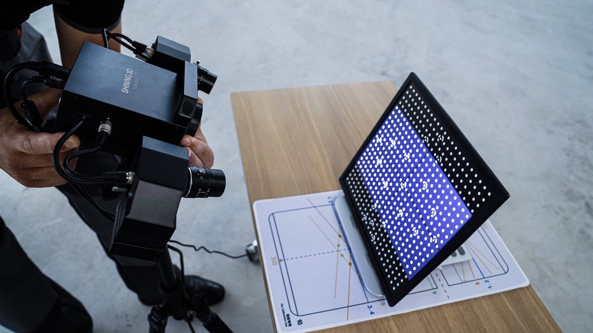 Buy an accurate 3D scanner Shininhg 3D TranScan C